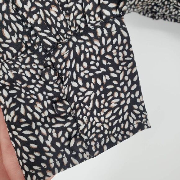 Abercrombie & Fitch Women's VNeck Black Blouse‎ Size Small - Picture 4 of 6